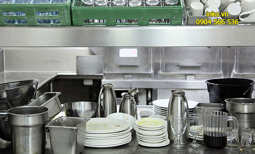 số lượng bát đĩa cần rửa là yếu tố quan trọng để lựa chọn loại máy rửa bát công nghiệp